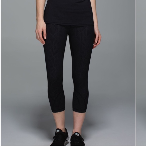 lululemon athletica Pants - Lululemon Run Inspire Crop II *Full-On Luxtreme (Mesh) Size 6